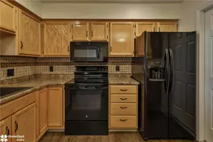 124 Stephanie Dr, Palmer Twp, PA 18045 - Photo 14