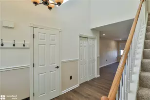 124 Stephanie Dr, Palmer Twp, PA 18045 - Photo 4