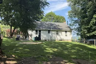 7822 N Delaware Dr, Lower Mt Bethel Twp, PA 18013 - Photo 2