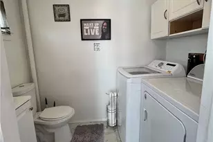 825 S 24th St, Wilson Boro, PA 18042 - Photo 8