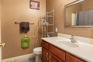 211 S Kathryn St, Easton, PA 18045 - Photo 32