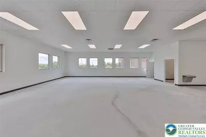 4350 Independence Drive, North Whitehall Township, PA 18078 - Photo 10