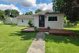 825 Sherman St, Catasauqua Boro, PA 18032 - Photo 1