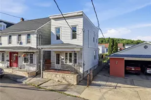 32 Clay St, New Philadelphia Boro, PA 17959 - Photo 4