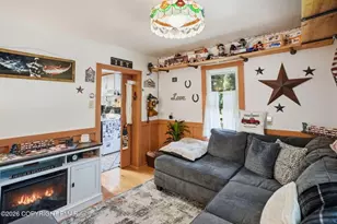 910 Laurel St, Jim Thorpe, PA 18229 - Photo 2