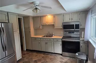 3650 Stephen Crane Ln, Hanover Twp, PA 18017 - Photo 10