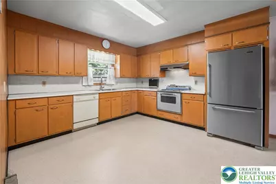 735 Gottwald Drive, Bethlehem City, PA 18015 - Photo 16