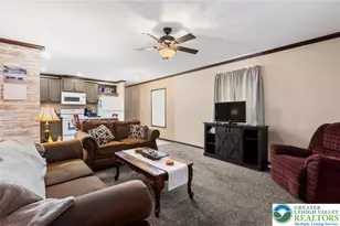 226 Greenbriar Dr S, Allen Township, PA 18014 - Photo 4