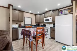 226 Greenbriar Dr S, Allen Township, PA 18014 - Photo 6