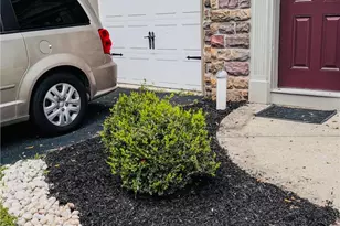 1508 Brookstone Pl, Hellertown Boro, PA 18055 - Photo 2