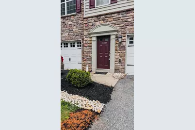 1508 Brookstone Place, Hellertown Boro, PA 18055 - Photo 2