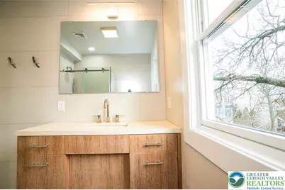 517 Ferry St #2, Easton, PA 18042 - Photo 2
