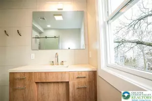 517 Ferry St, Easton, PA 18042 - Photo 2