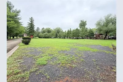 825 Sunrise Boulevard, Upper Mt Bethel Twp, PA 18343 - Photo 2