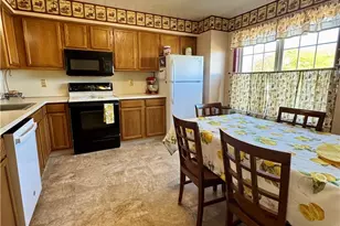 324 W 2nd St, Alburtis Boro, PA 18011 - Photo 12