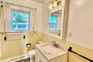 23 Schoeneck Ave, Upper Nazareth, PA 18064 - Photo 10