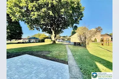 23 Schoeneck Avenue, Upper Nazareth, PA 18064 - Photo 4