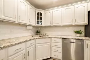 4599 Pleasant View Dr, Upper Saucon Township, PA 18036 - Photo 12