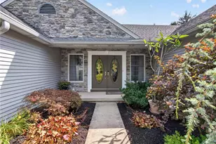 1665 Lamplighter Dr, Lower Macungie Township, PA 18062 - Photo 14