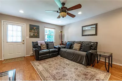 2442 Lisa Lane, Allentown City, PA 18104 - Photo 4