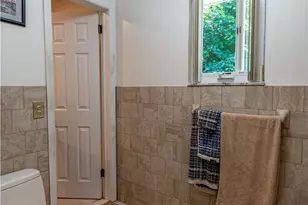2442 Lisa Ln, Allentown City, PA 18104 - Photo 28