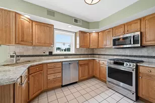 2571 Halleck Dr, Whitehall Township, PA 18052 - Photo 14