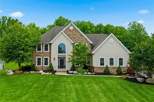 55 Island Ct, Williams Township, PA 18042 - Photo 2