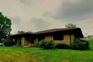 9 E North St, Summit Hill, PA 18250 - Photo 2