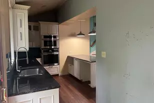 18 W Center St, Nazareth, PA 18064 - Photo 10