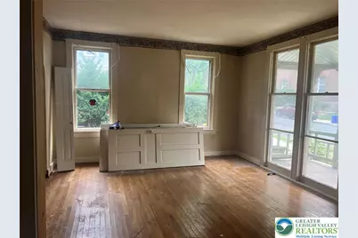 16 W Center Street, Nazareth, PA 18064 - Photo 2