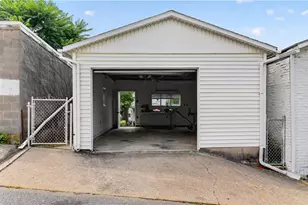 527 Ontario St, Bethlehem City, PA 18015 - Photo 36