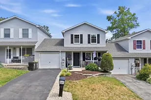 7353 E Hillcrest Ln, Slatington Boro, PA 18080 - Photo 2