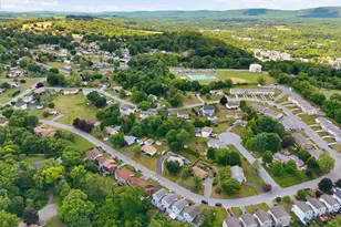 7353 E Hillcrest Ln, Slatington Boro, PA 18080 - Photo 38