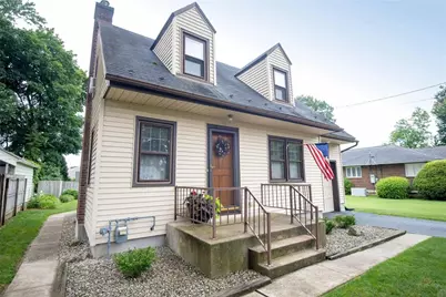 706 Stones Crossing, Palmer Twp, PA 18045 - Photo 2