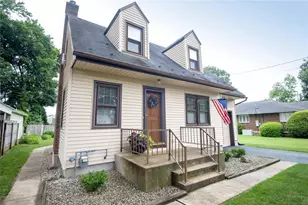706 Stones Crossing, Palmer Twp, PA 18045 - Photo 2