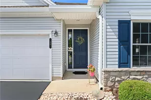 46 Glenmoor Cir N, Palmer Twp, PA 18045 - Photo 4