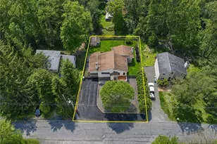 8495 Bumble Bee Way, Coolbaugh Twp, PA 18466 - Photo 2