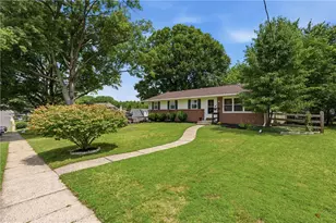 33 4th St, Souderton, PA 18964 - Photo 2