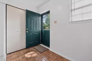 2822 Whitemarsh Pl, Lower Macungie Township, PA 18062 - Photo 2