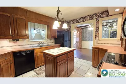 3203 Parkview Drive, Whitehall Township, PA 18052 - Photo 8