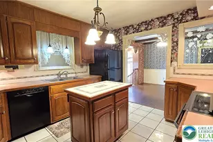 3203 Parkview Dr, Whitehall Township, PA 18052 - Photo 8