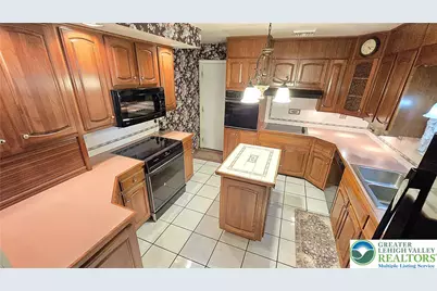 3203 Parkview Drive, Whitehall Township, PA 18052 - Photo 10