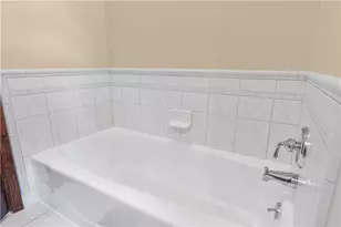 4775 White Oak Cir, Lower Macungie Township, PA 18049 - Photo 32