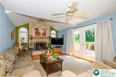 410 E Mayfield Circle, Bethlehem City, PA 18020 - Photo 6