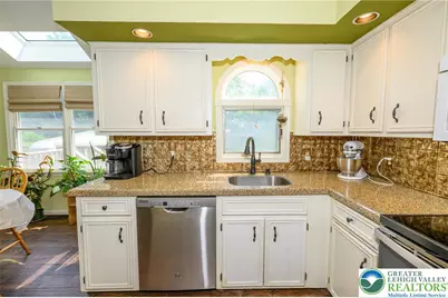 410 E Mayfield Circle, Bethlehem City, PA 18020 - Photo 4