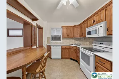 121 E Elm Street, Emmaus Boro, PA 18049 - Photo 12