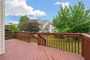 323 Surrey Pl, Macungie Boro, PA 18062 - Photo 24