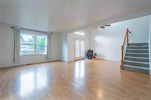 323 Surrey Pl, Macungie Boro, PA 18062 - Photo 10