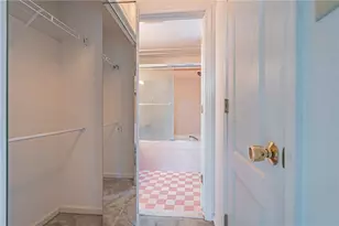 323 Surrey Pl, Macungie Boro, PA 18062 - Photo 16