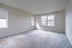 323 Surrey Pl, Macungie Boro, PA 18062 - Photo 14